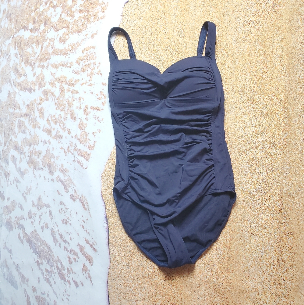 Sea Level Essentials Twist Front B-DD Cup One Piece Swimsuit